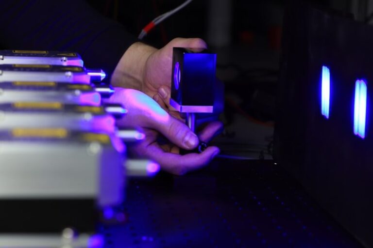 Cutting Laser - purple and white plastic toy